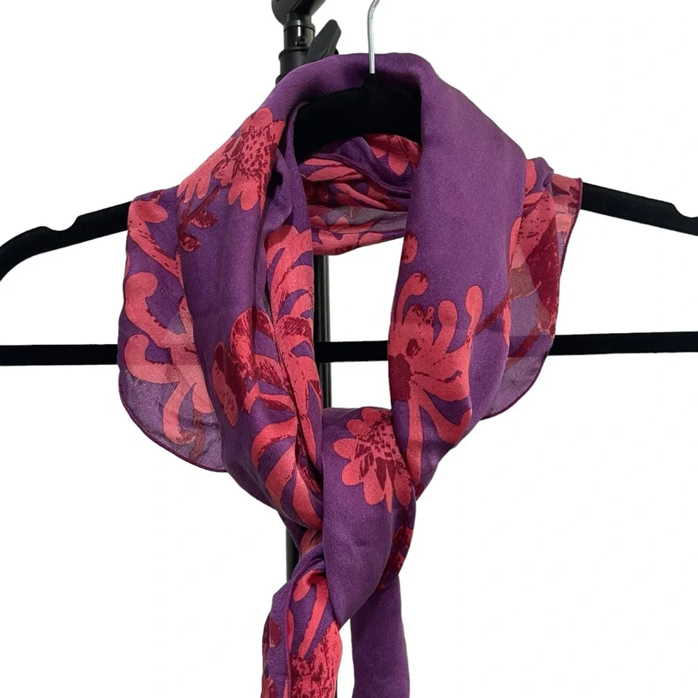 Shanghai Tang 100%‎ Mulberry Silk Scarf